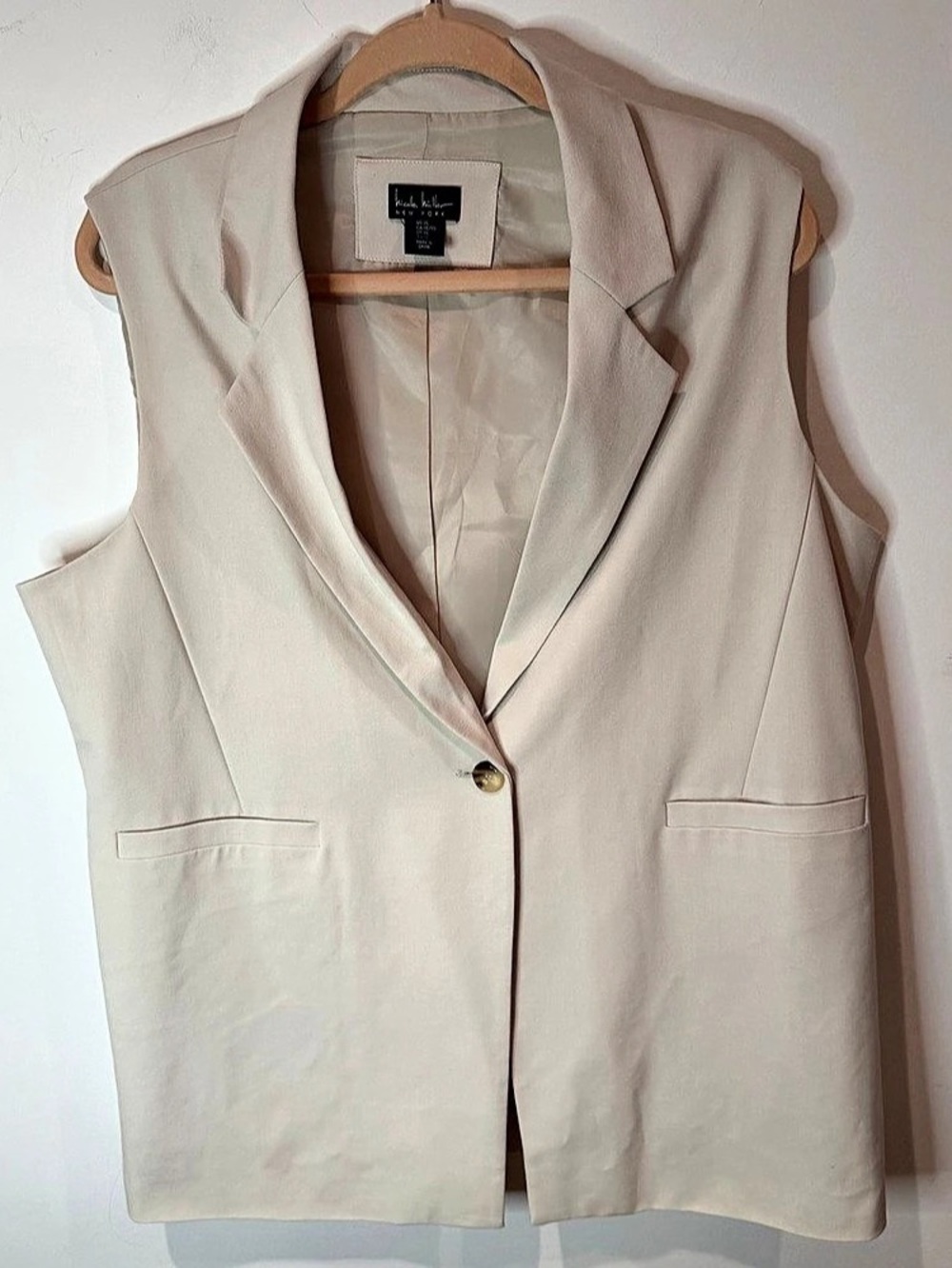 Nicole Miller Cream Tailored Vest Size XL Like New